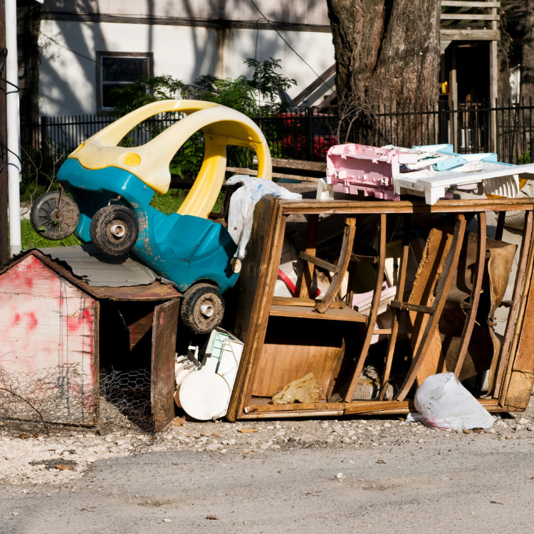 Hudson Trash Removal (2)